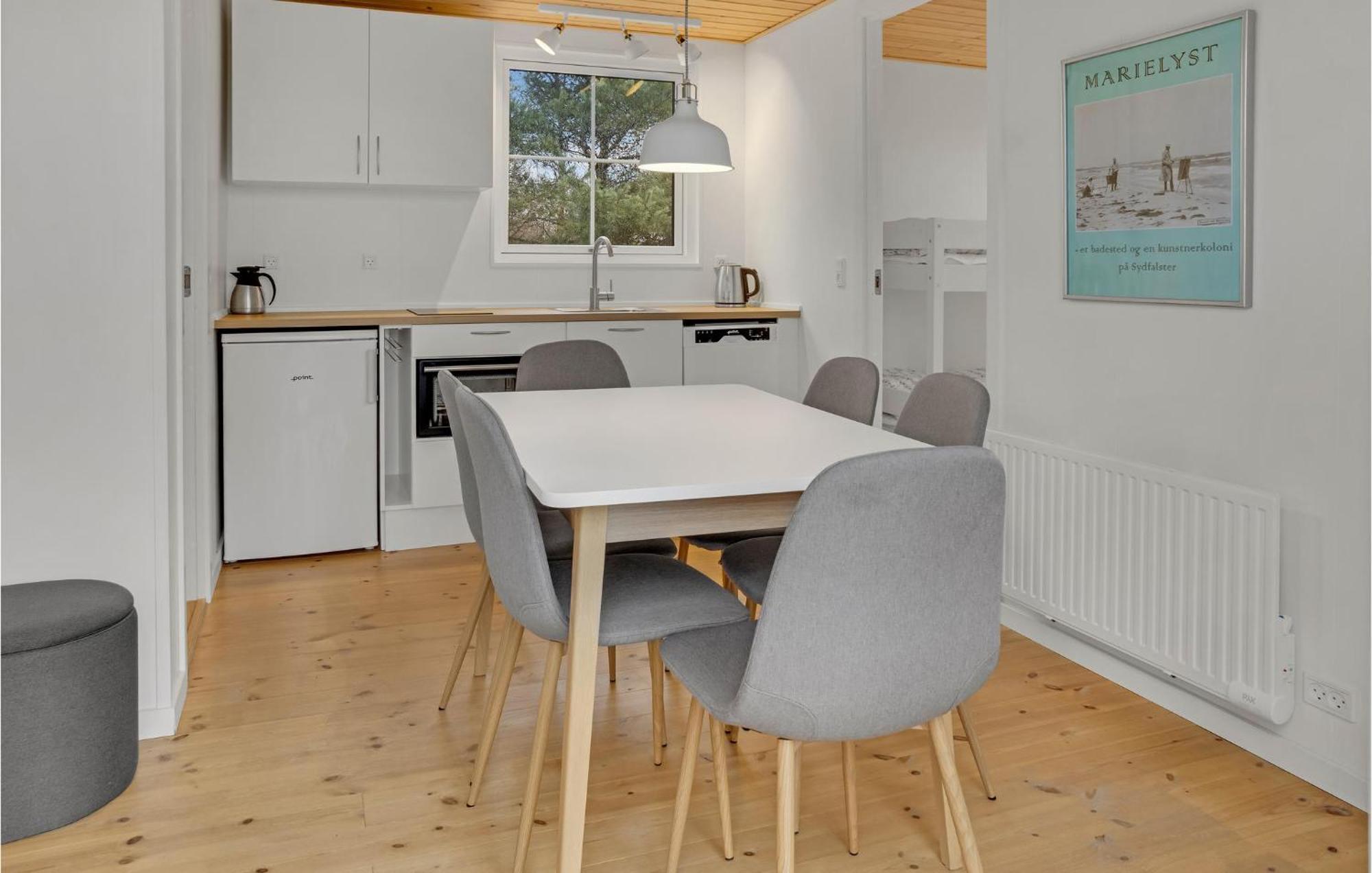 2 Bedroom Gorgeous Apartment In Vaeggerlose Bøtø By Exterior foto